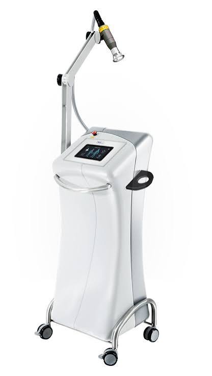 Laser ad alta potenza Lumix 3 Ultra utilizzato presso Osteonova a Torino